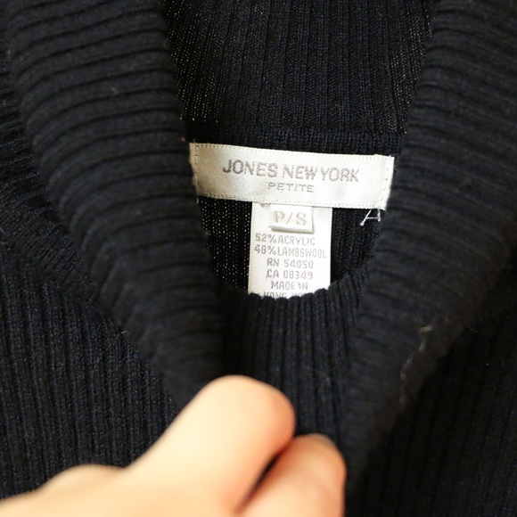 Black Jones New York Ribbed Turtleneck - Picture 4 of 7